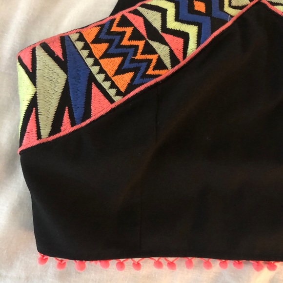 Embroidered Crop Top - Picture 3 of 6